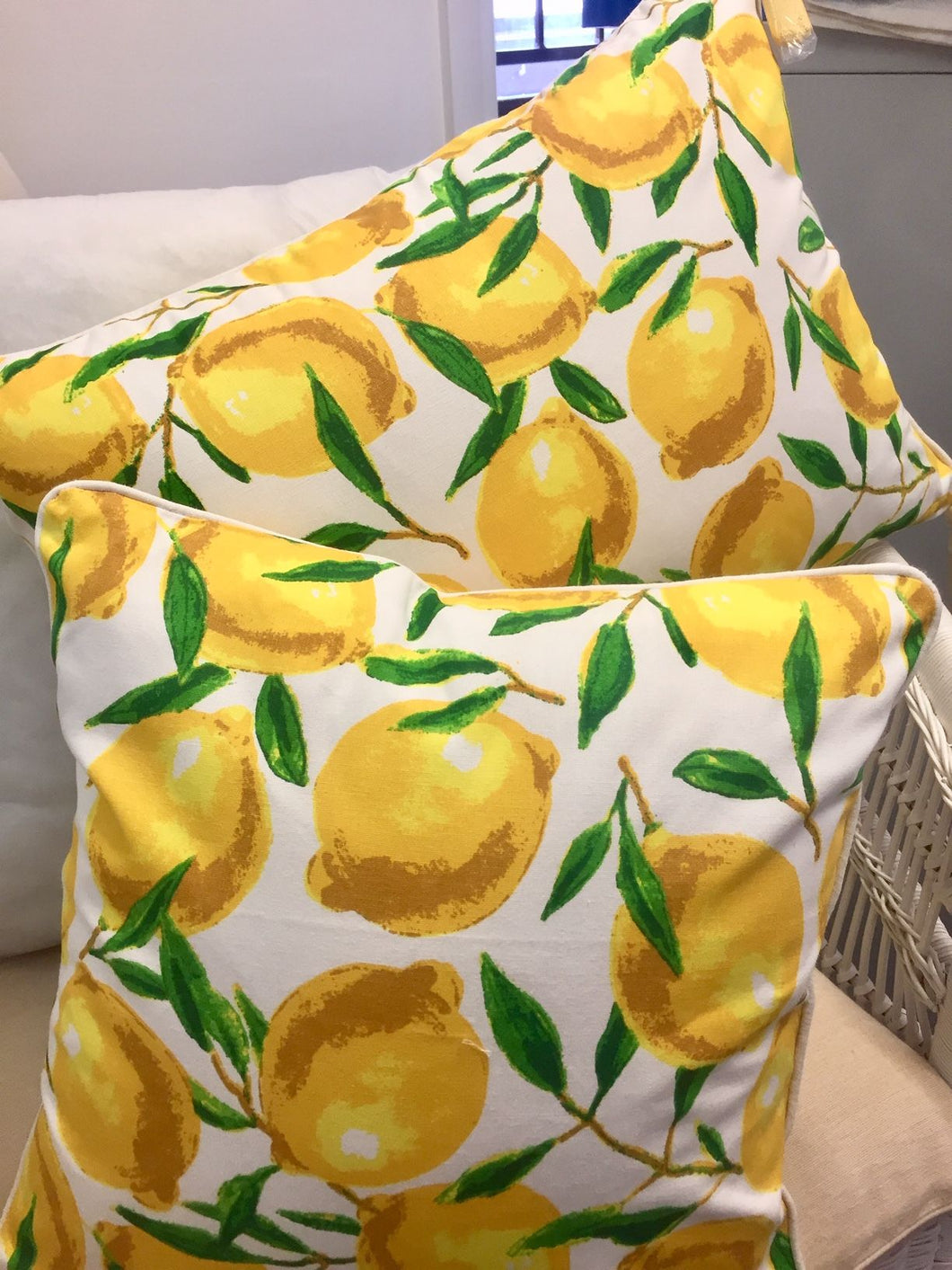 Lemon Print Cushion Cover